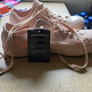 Converse low top rose pink color size 8 women's